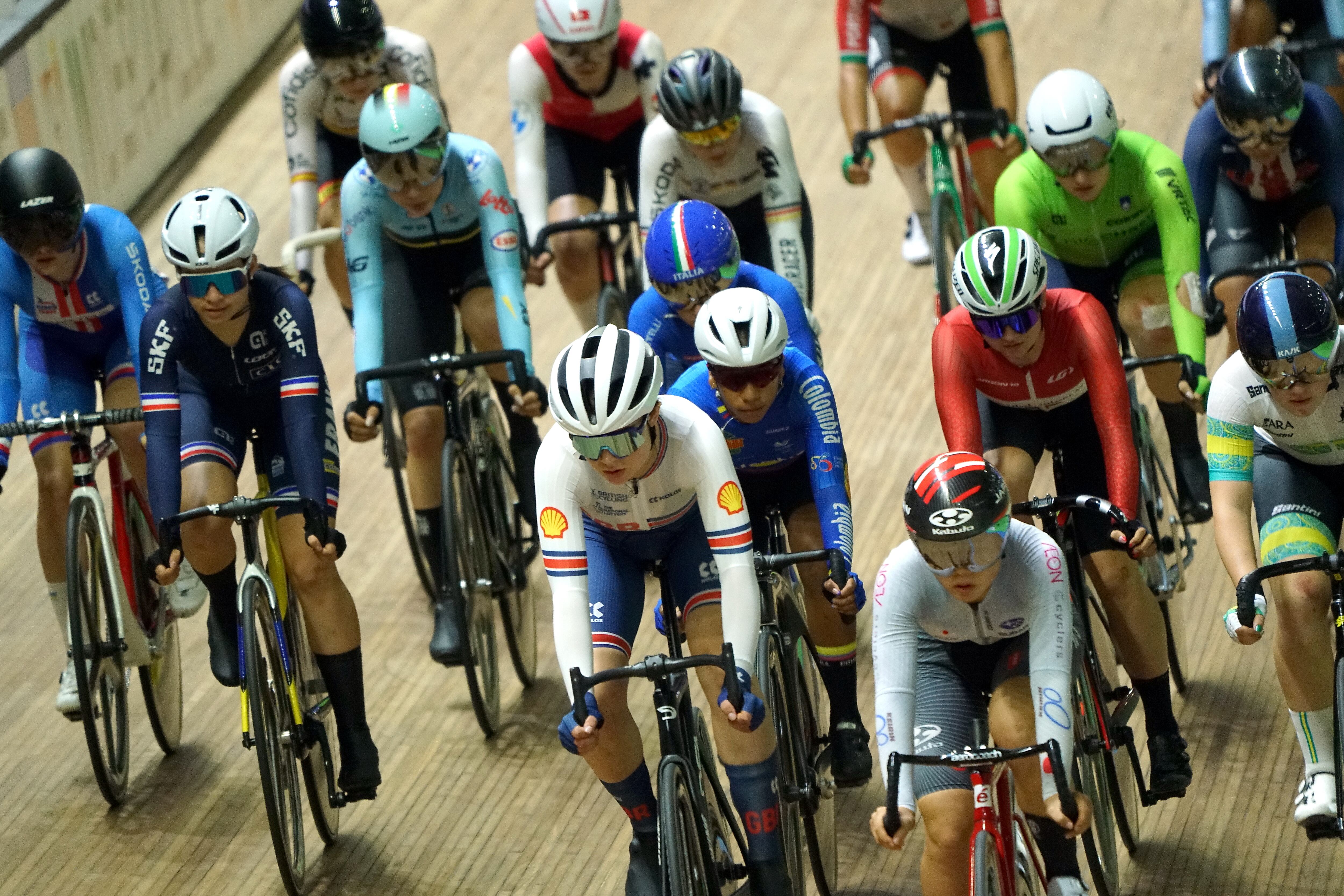 Juliana Londoño consiguió este viernes la medalla de oro de la competencia del ómnium del Mundial juvenil de ciclismo de pista, que se lleva a cabo en Cali. Londoño logró el primer puesto tras lograr superar a sus rivales en las competencias del scratch, tiempo, eliminación y puntos y con 118 unidades fue la campeona.