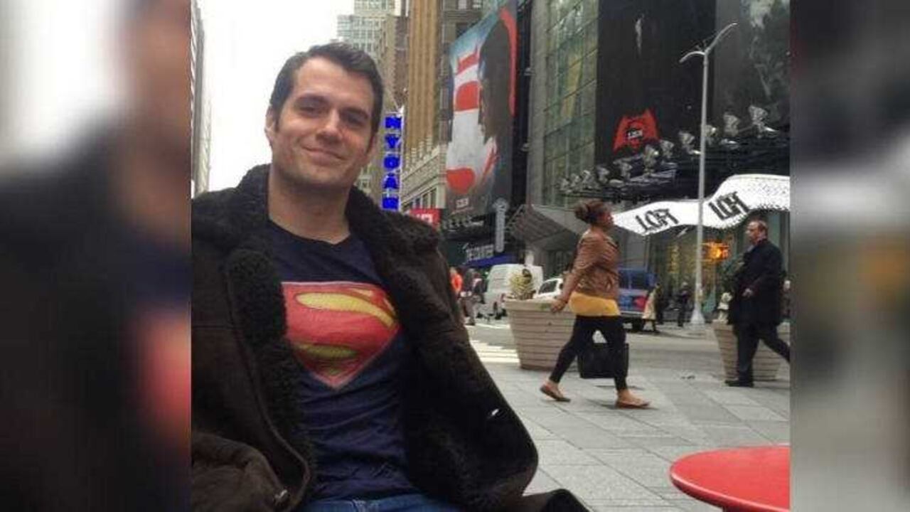 Henri Cavill, protagonista de Batmas vs. Superman, en Time Square.