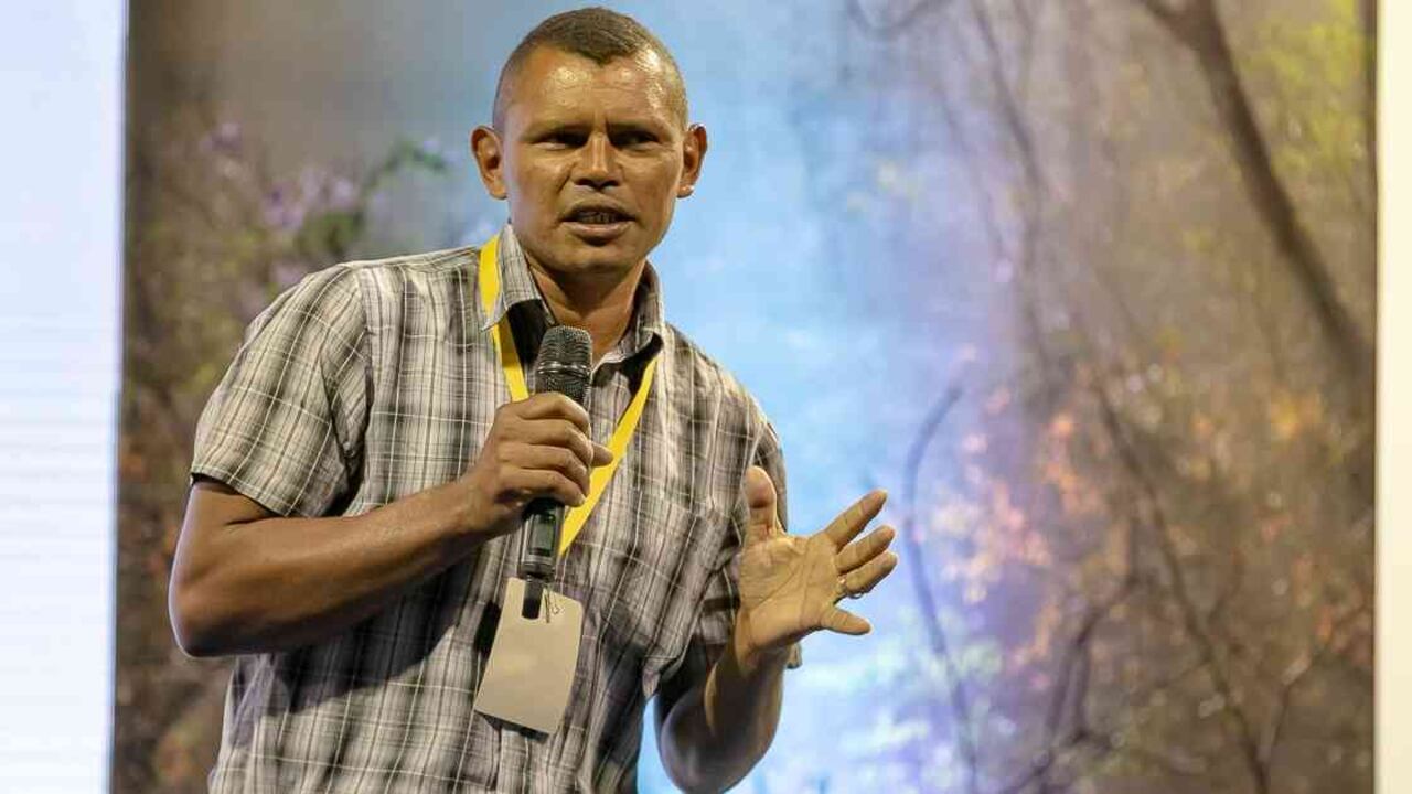 Hoy en día, Julio Santander recorre las zonas rurales de Valledupar para que la gente aprenda a sembrar de forma sostenible. Foto: Felipe Villegas (Int. Humboldt).