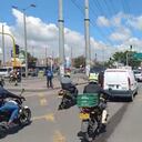 Debido a la congestión vial TransMilenio informó que “la flota de articulados realiza retornos operacionales en Avenida Ciudad de Cali”.