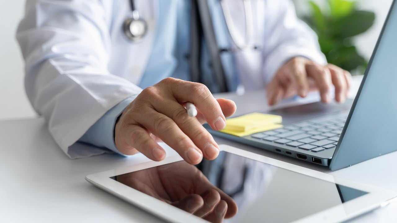 La Clínica Medical suspenderá servicios en varias sedes de Bogotá y cerrará unidades críticas en Kennedy por dificultades financieras asociadas a deudas de aseguradoras.