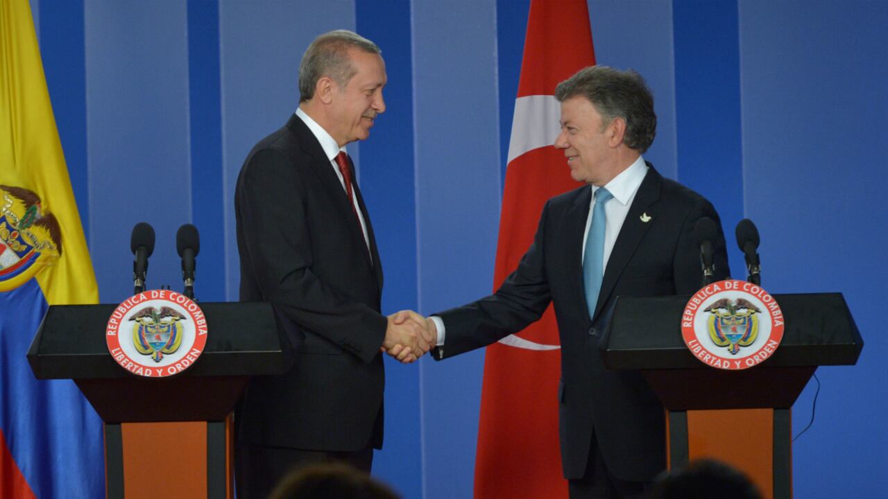 El Presidente de Colombia, Juan Manuel Santos, y su homólogo de Turquía, Recep Tayyip.