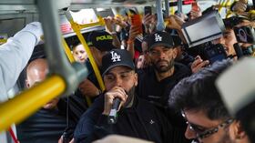 Nicky Jam sorprende en TransMilenio