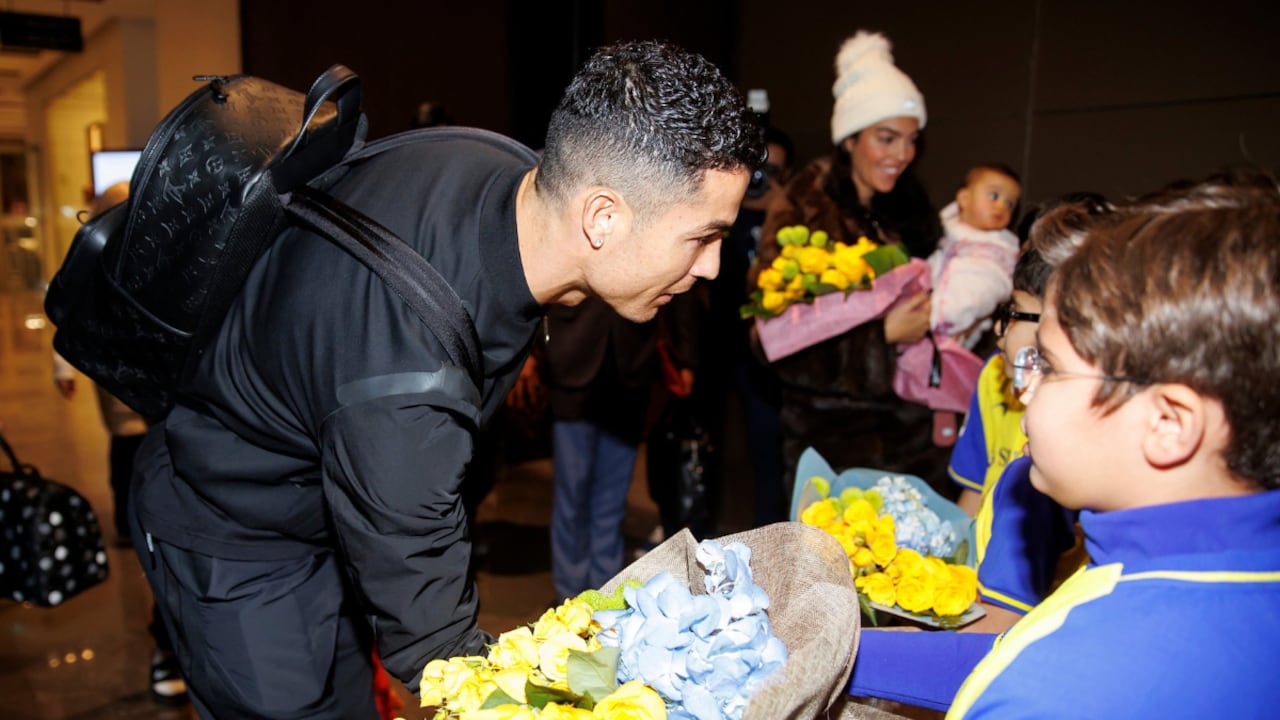 Ronaldo arribó este lunes a suelo árabe para ser presentado por Al Nassr.