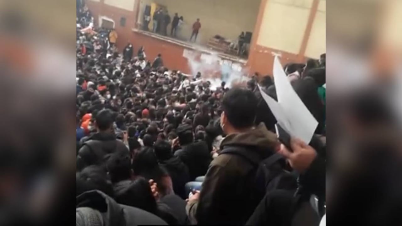 Debido al pánico generado, al menos 4 personas murieron víctimas de la estampida.