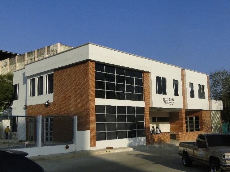 Hasta la sede de Medicina Legal de Cartagena fue trasladado el cuerpo de la menor.