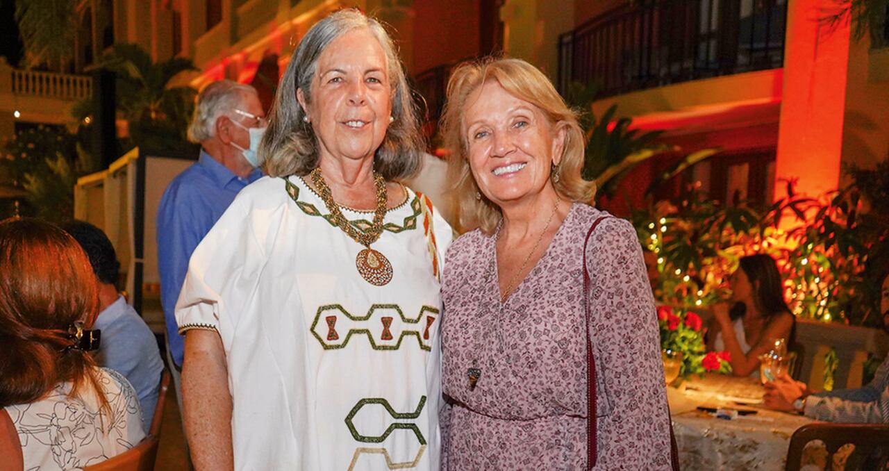 Himelda Martínez y Clara Ospina.