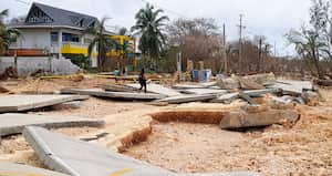 Para recuperar su economía, la isla tendrá que reconstruir rápidamente su infraestructura turística, afectada por Iota.