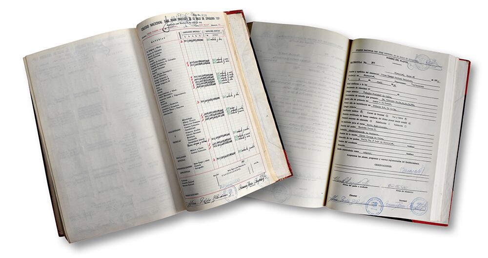 Petro tenía la nota más bajita en Física. Se destacó en  en Metodología, con una nota de 100, y en Análisis Matemático, con 90. 