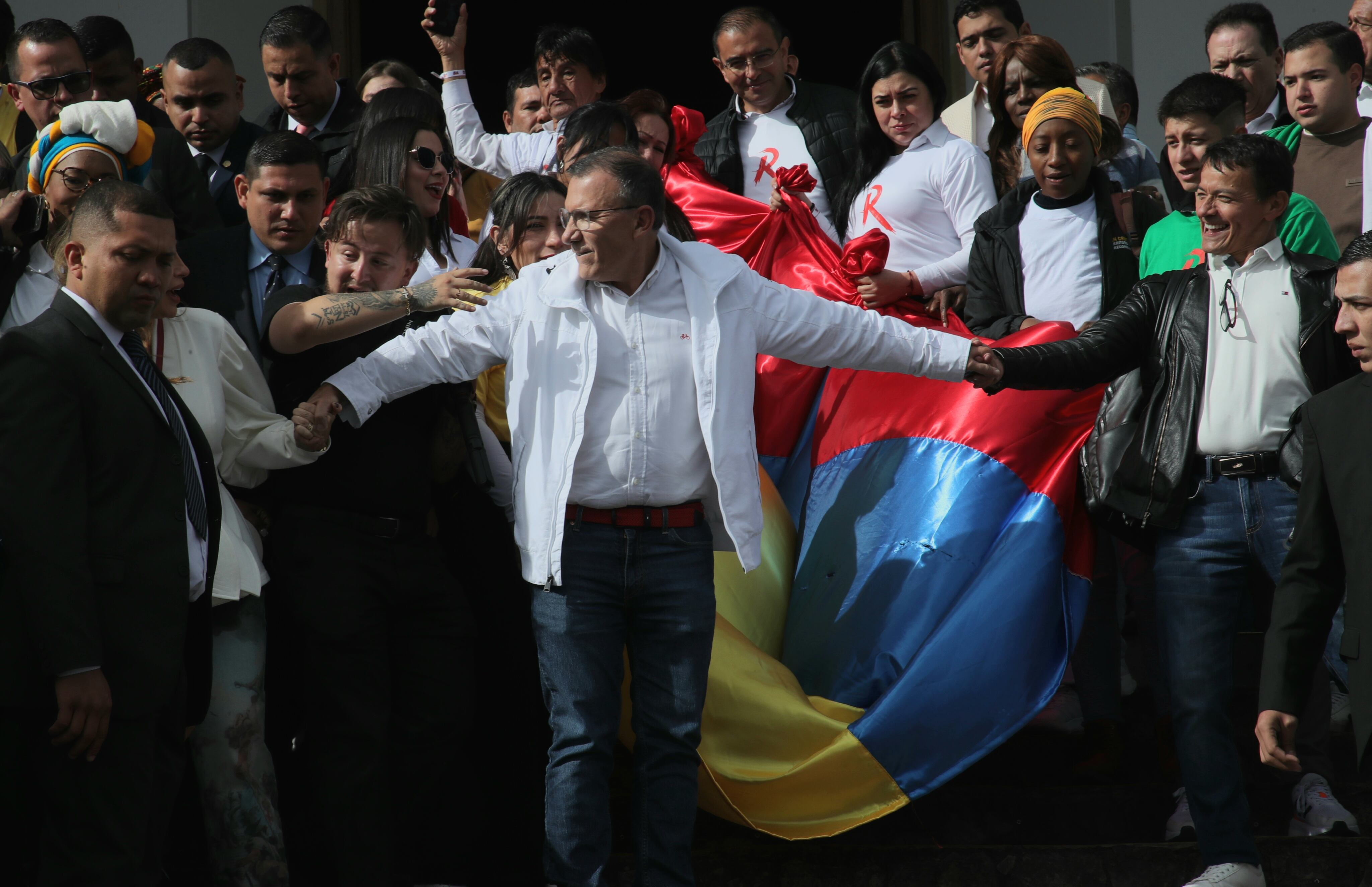 Roy Barreras, anuncia su precandidatura presidencial desde Monserrate.