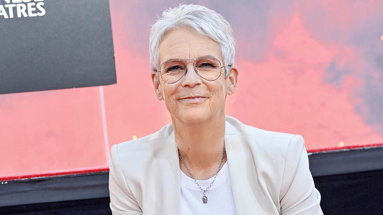 La actriz californiana Jamie Lee Curtis asegura que teme por la vida de su hija trans, pues la tienen amenazada.