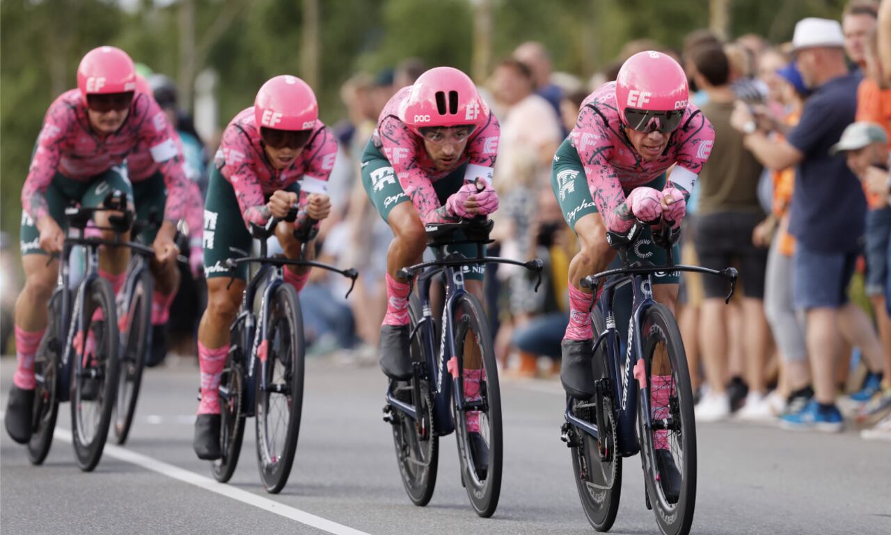 UTRECHT, NETHERLANDS - AUGUST 19: Rigoberto Uran Uran of Colombia and Team EF Education - Easypost sprints during the 77th Tour of Spain 2022, Stage 1 a 23,3km team time trial in Utrecht / #LaVuelta22 / #WorldTour / on August 19, 2022 in Utrecht, Netherlands. (Photo by Getty Images/Bas Czerwinski)