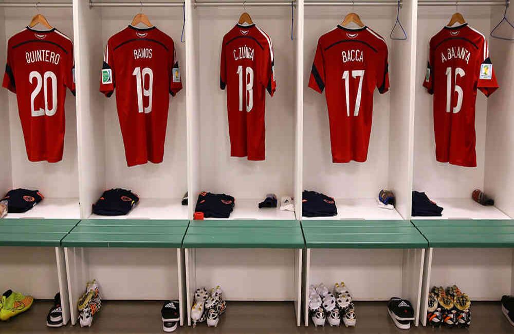 Fortaleza, Brasil - Julio 04 : Camisetas de jugadores de Colombia cuelgan en el vestier antes del partido de cuartos de final de la copa del mundo de la FIFA Brasil 2014 entre Brazil y Colombia en el Estadio Castelao el 4 de Julio, 2014 en Fortaleza, Brasil. Foto: Alex Livesey - FIFA/FIFA