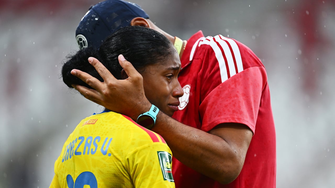 Sintia Cabezas, en lágrimas tras la clasificación de Colombia a semifinales del Mundial Femenino Sub-20