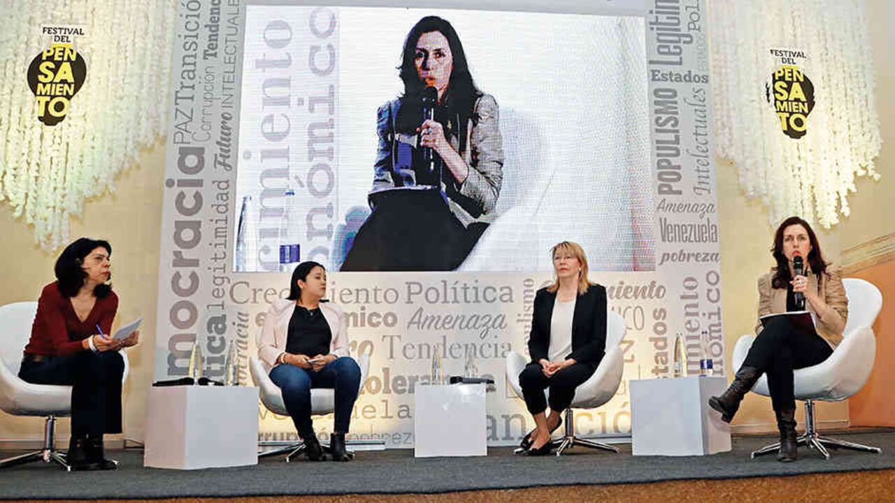 Vivian Sequera, jefe de redacción de Reuters en Venezuela; Gaby Arellano, diputada venezolana; Luisa Ortega, exfiscal general de ese país, y Francesca Ramos, profesora de la Universidad del Rosario debatieron sobre la crisis de la nación vecina.