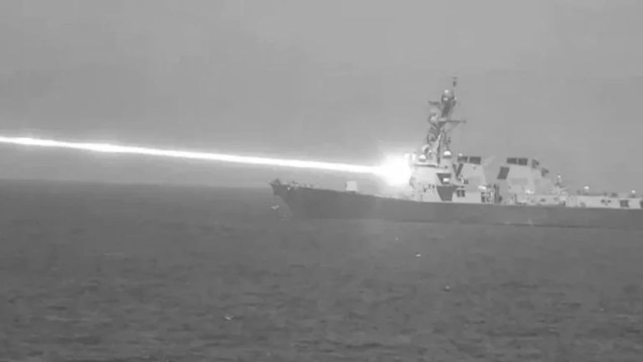 En un ejercicio reciente, EE. UU. utilizó un sistema láser de alta energía contra un dron.