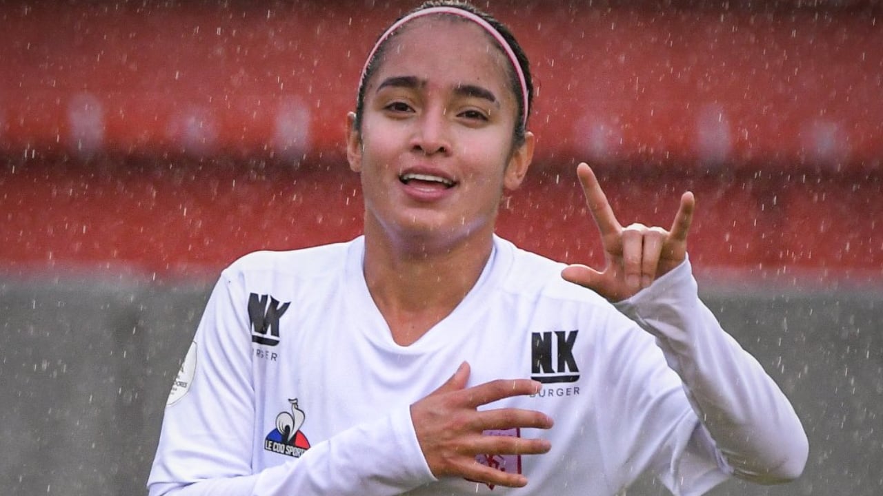 Mariana Muñoz marcó doblete en el abultado triunfo de las Diablas Rojas