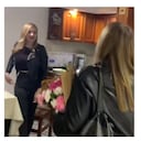 El reencuentro de una madre con su hija, a quien no veía hace cinco años, estuvo rodeada de un hecho que quedó registrado en un video que fue compartido por redes sociales.