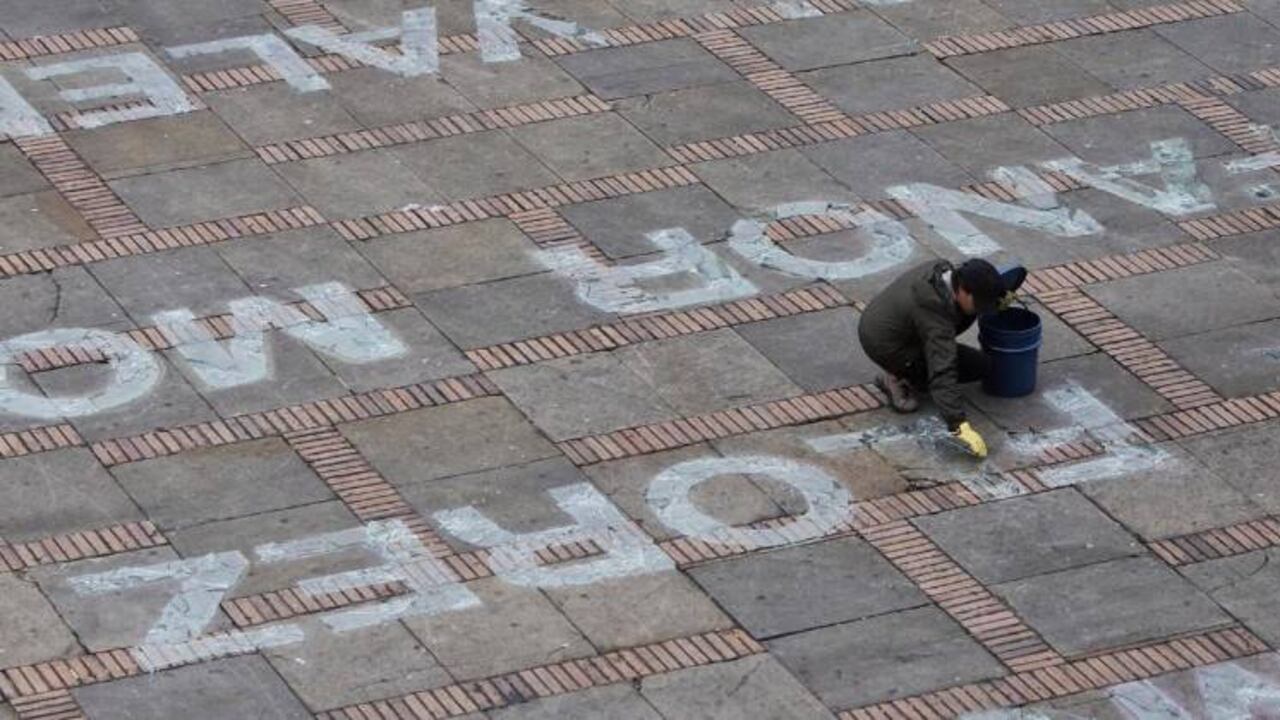 “El vidrio, al igual que la vida, es frágil. Una vez quebrado no puede recuperar su forma original”. Doris Salcedo | Todas las fotos: Diana Rey