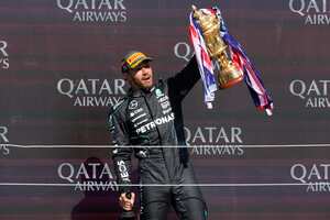 Lewis Hamilton tras ganar el premio de Gran Bretaña.