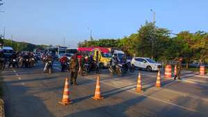 El cierre causó congestión en la vía Cali - Buga.