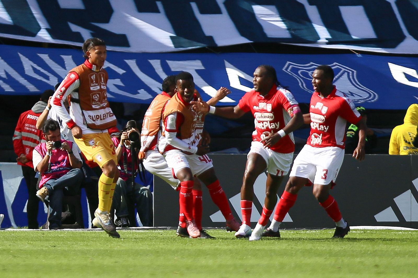 Millonarios enfrentó a Santa Fe en el estadio El Campín, en juego válido por la fecha 16 de la Liga BetPlay I 2026.