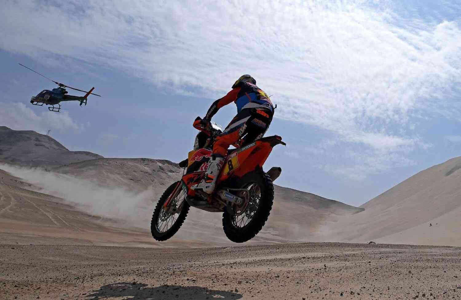 El conductor australiano Toby Price impulsa su Ktm durante la Etapa 5 del Rally Dakar 2018 entre San Juan de Marcona y Arequipa en Perú, el 10 de enero de 2018. / AFP PHOTO / Franck FIFE.