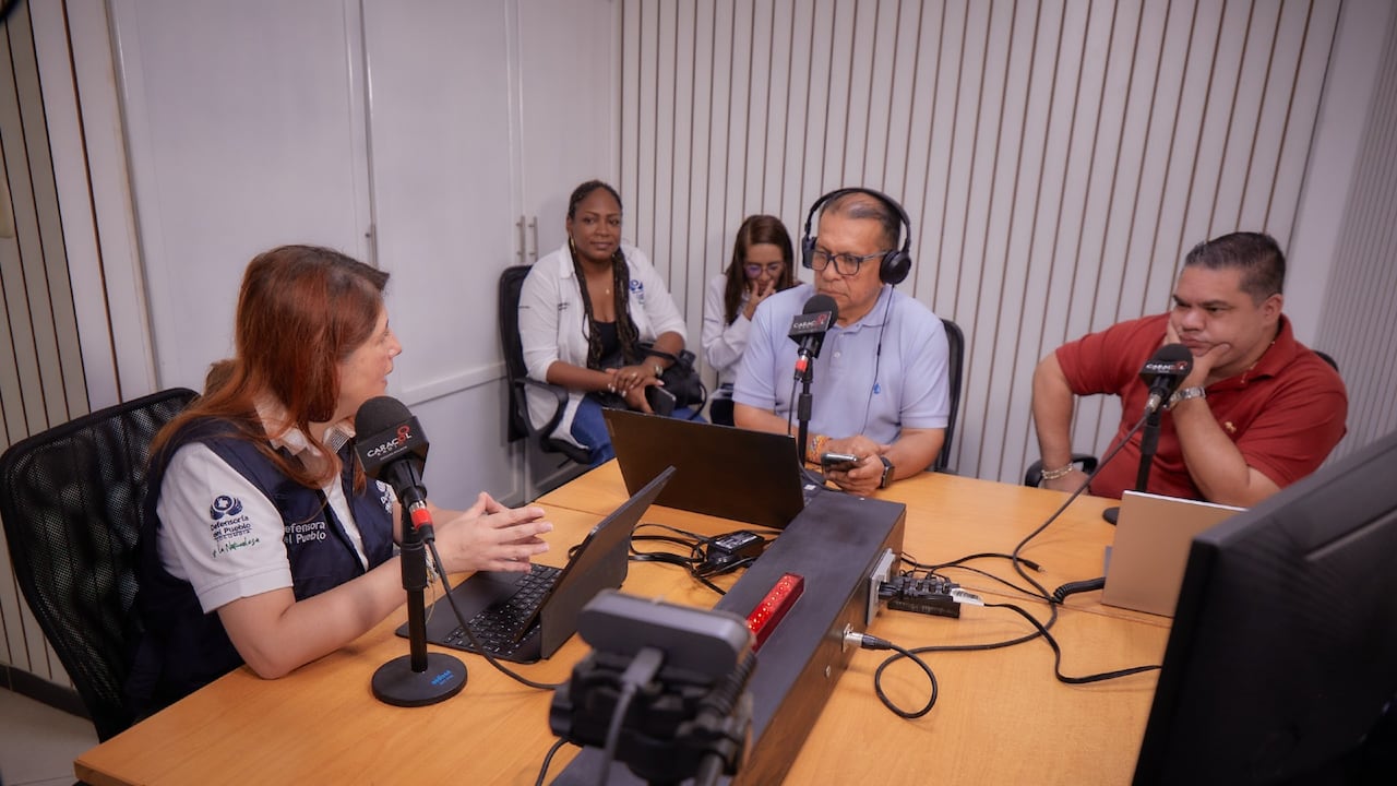 La Defensoría también expresó su solidaridad con Chicangana, su familia y todo el gremio periodístico.