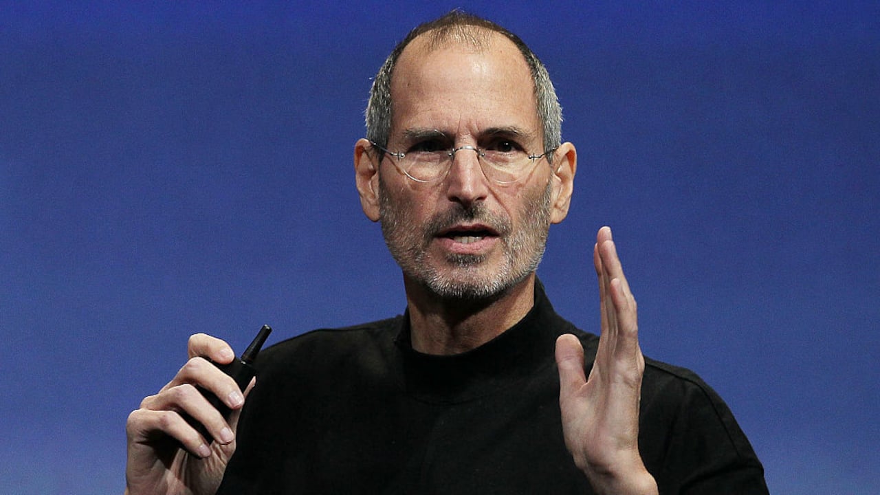 Reemplazar esta palabra demuestra una inteligencia emocional superior a la media, según Steve Jobs.