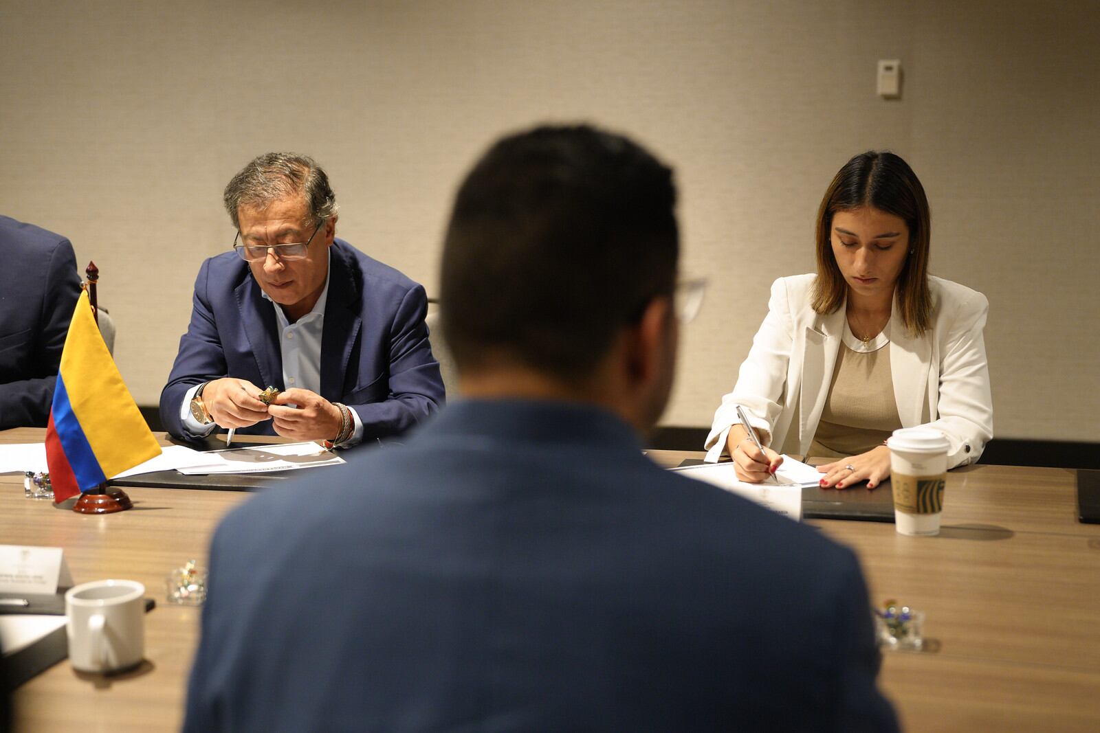 Petro acompañado de Laura Sarabia.