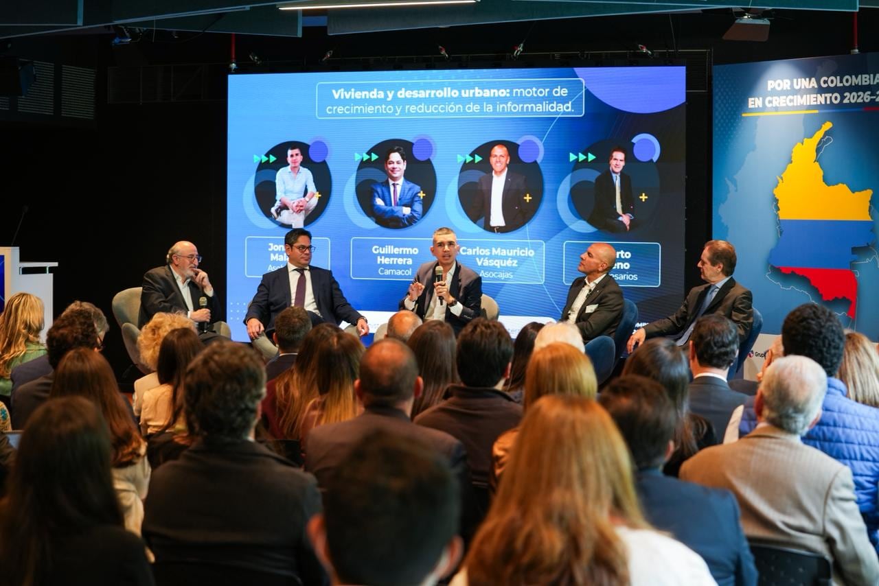 Panel de vivienda en el foro Por una Colombia en Crecimiento, 2026–2045, organizado por el BID.