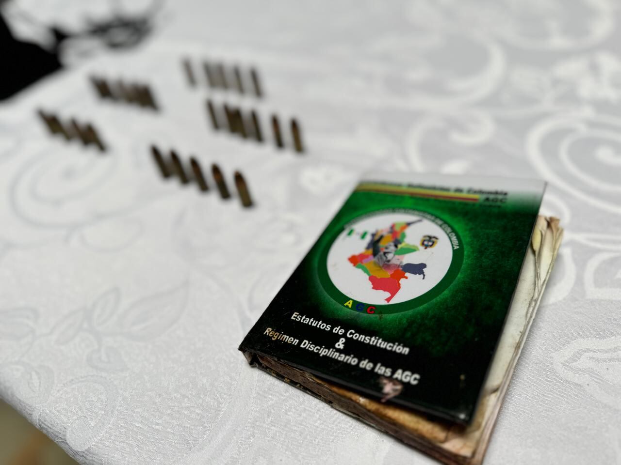 Documentos del Clan del Golfo decomisados durante de la captura de alias Soldado.