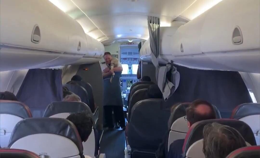 Piloto sorprende a su abuela