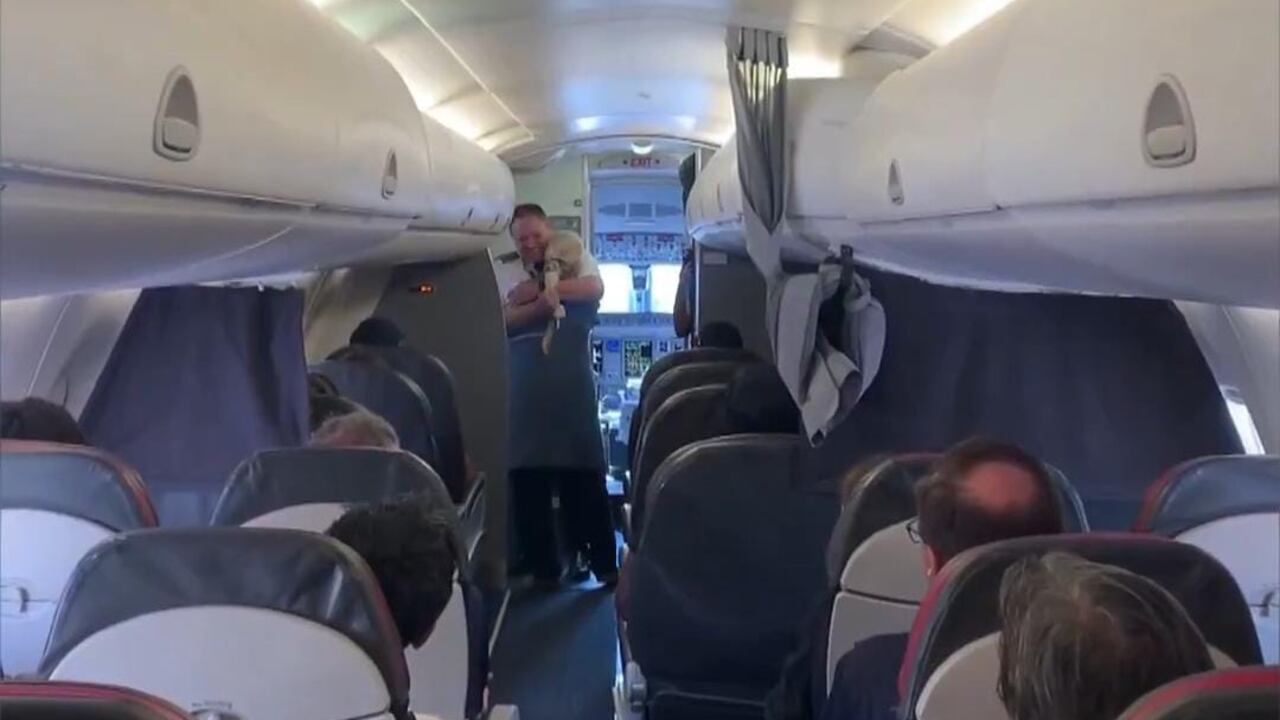 Piloto sorprende a su abuela.