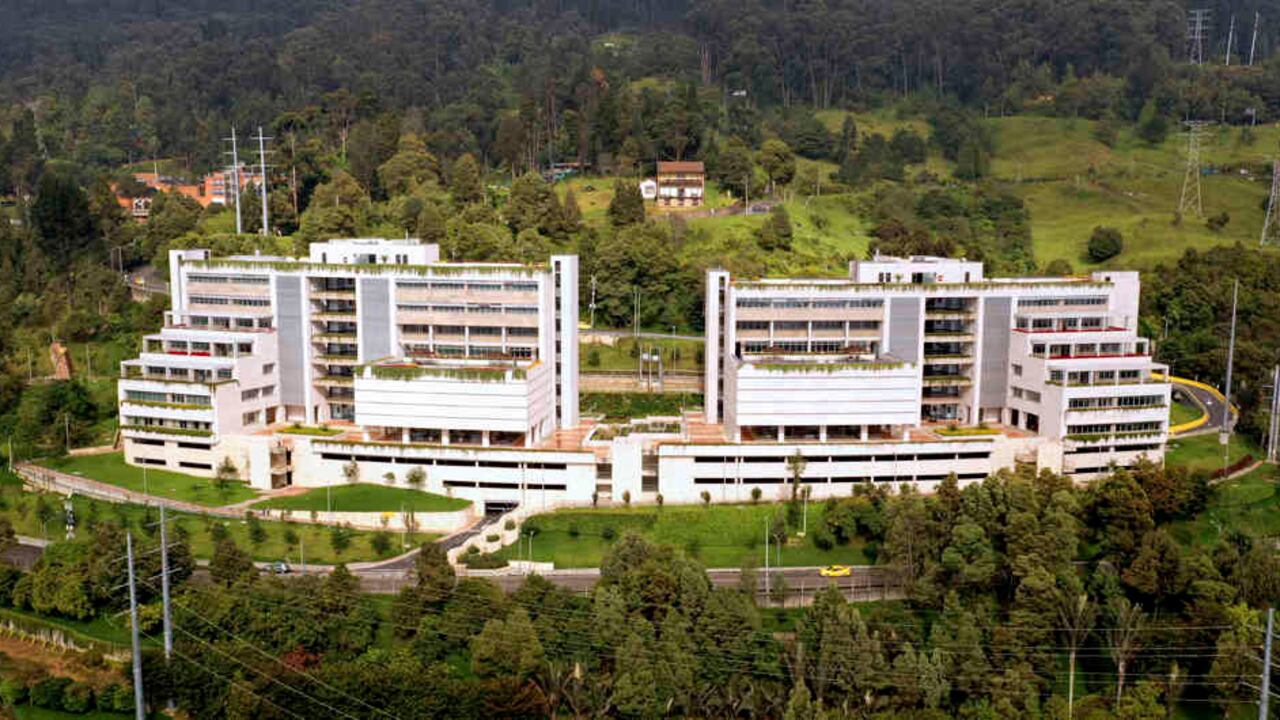 Del 17 al 22 de marzo el Externado capacitó a 950 docentes en el uso pedagógico de la aplicación Zoom.