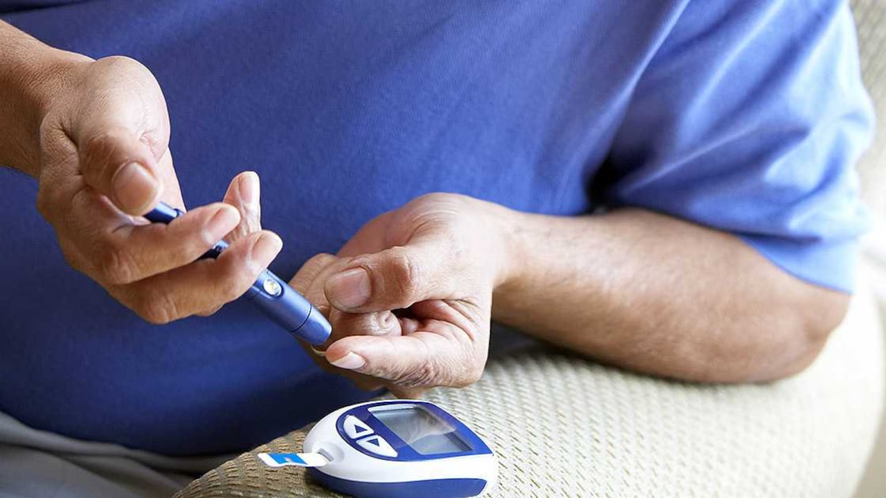 La diabetes puede regularse consumiendo té de romero.