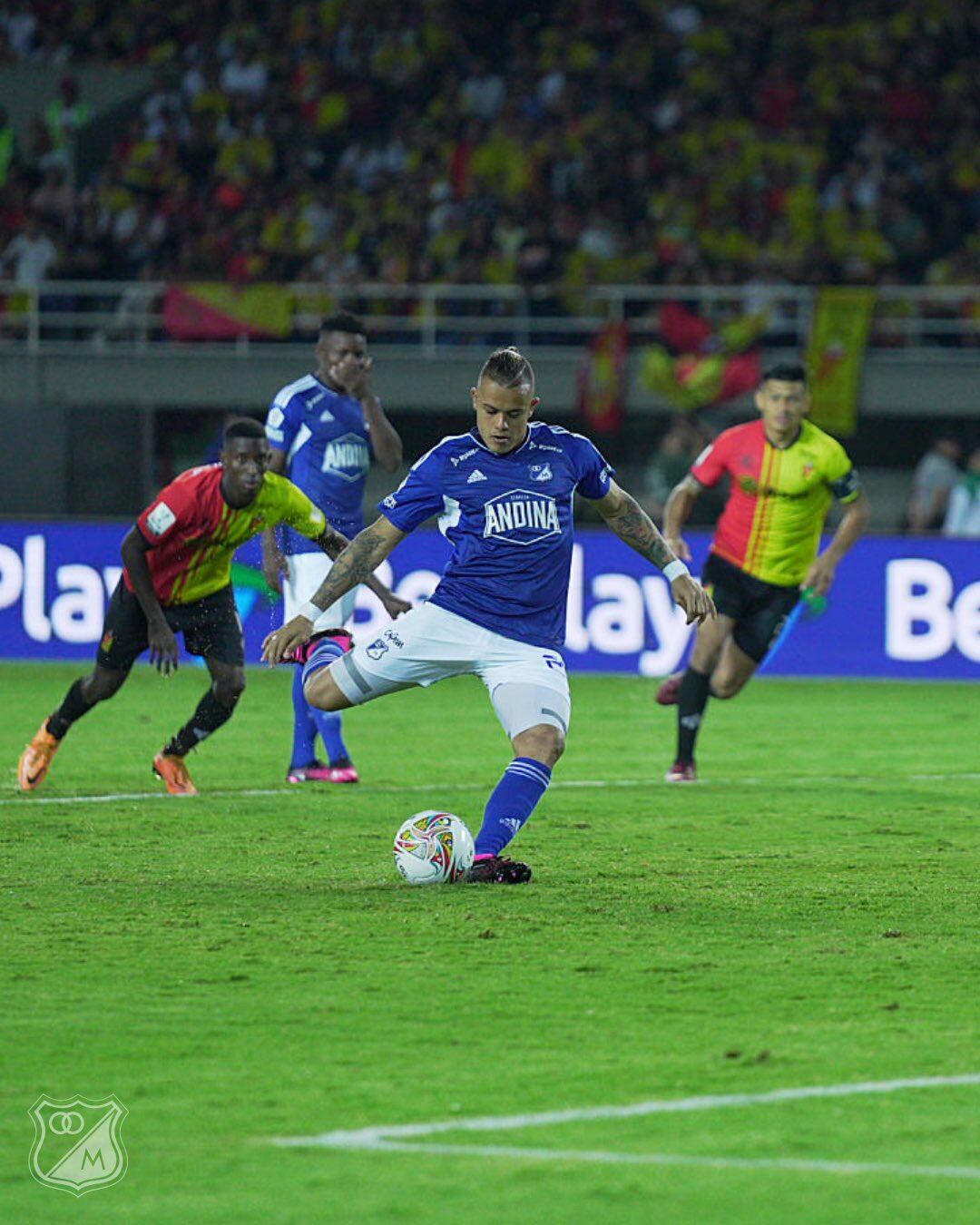 Leonardo Castro le anotó a su exequipo en la victoria azul. Foto: Twitter Millonarios F.C.
