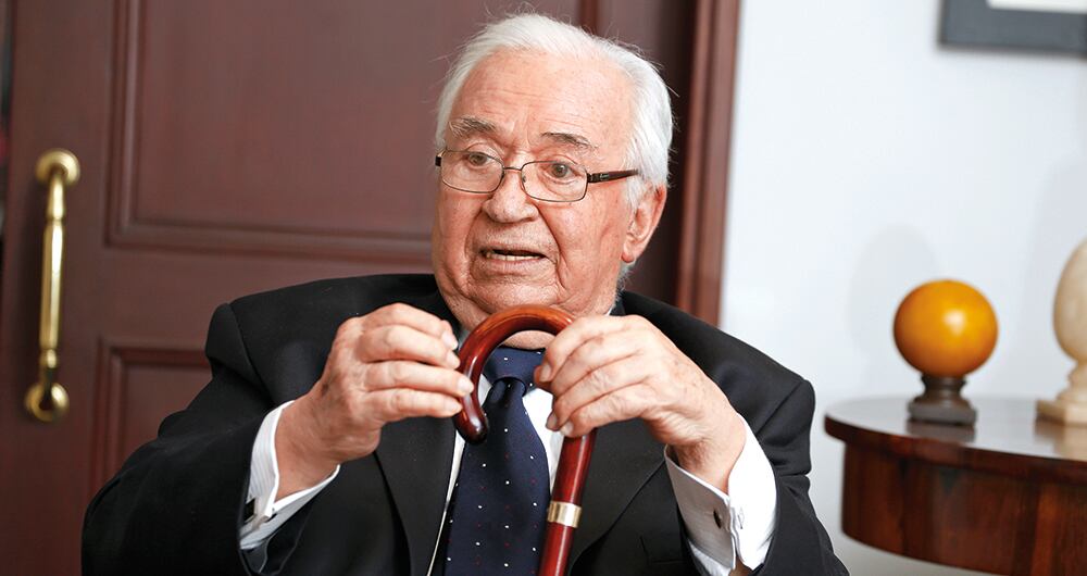 bElisario betancur Expresidente de Colombia