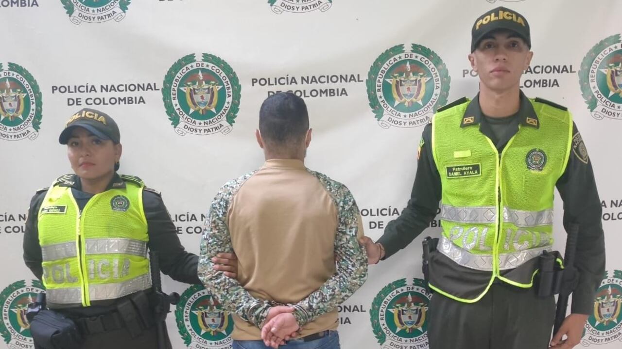 Para el ciudadano, su comportamiento no representó un peligro para las personas, puesto que lo hacía como un supuesto mecanismo para dejar salir la rabia luego de ver cómo se llevaban su vehículo.