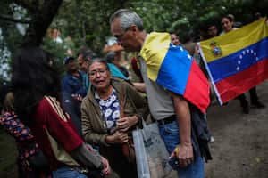 Consulado de Venezuela
Plantón en contra de Nicolas Maduro por el fraude en las elecciones presidenciales