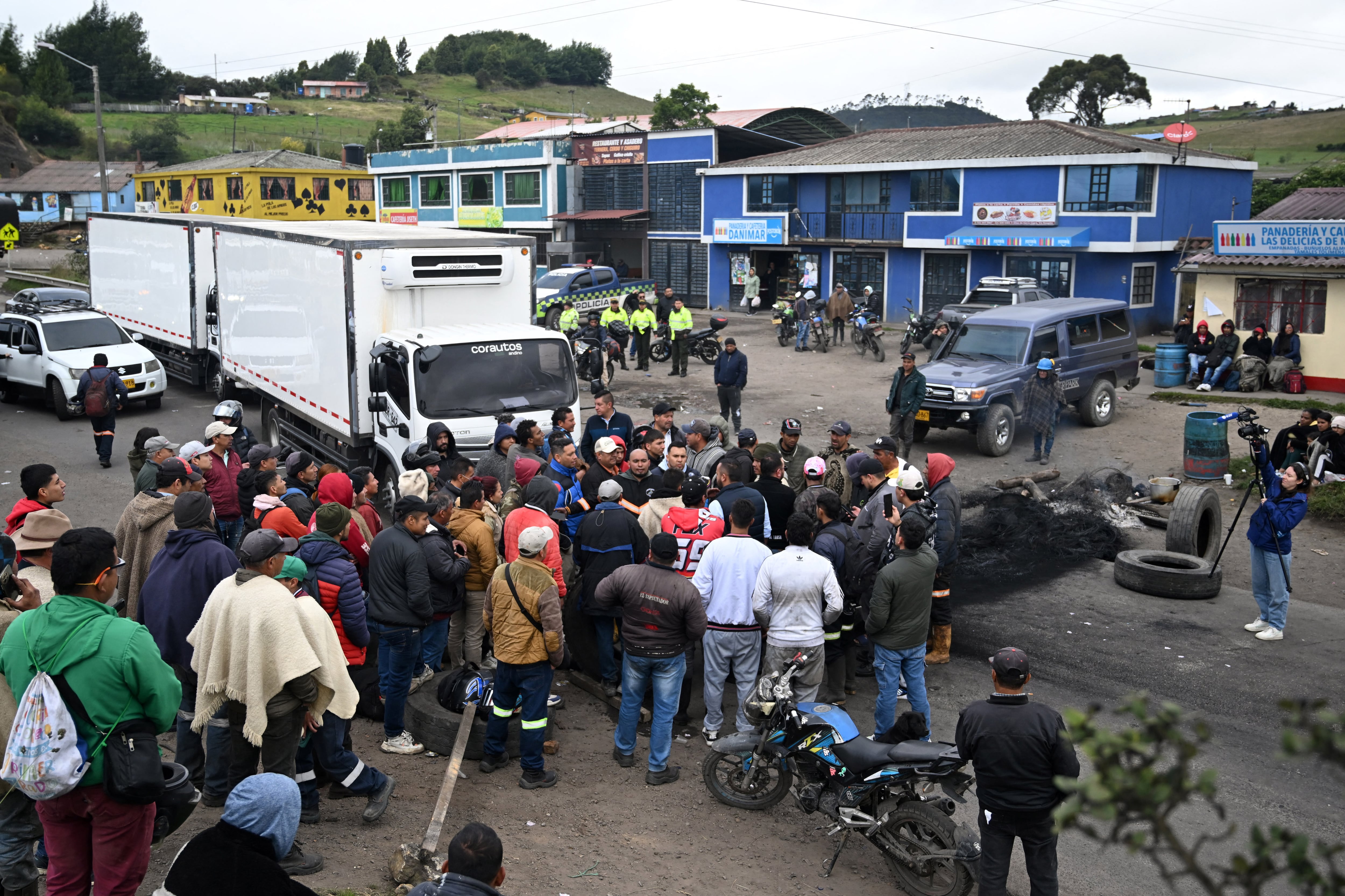 El paro minero completa cuatro días, dejando grandes pérdidas en los sectores económicos de Cundinamarca y Boyacá.