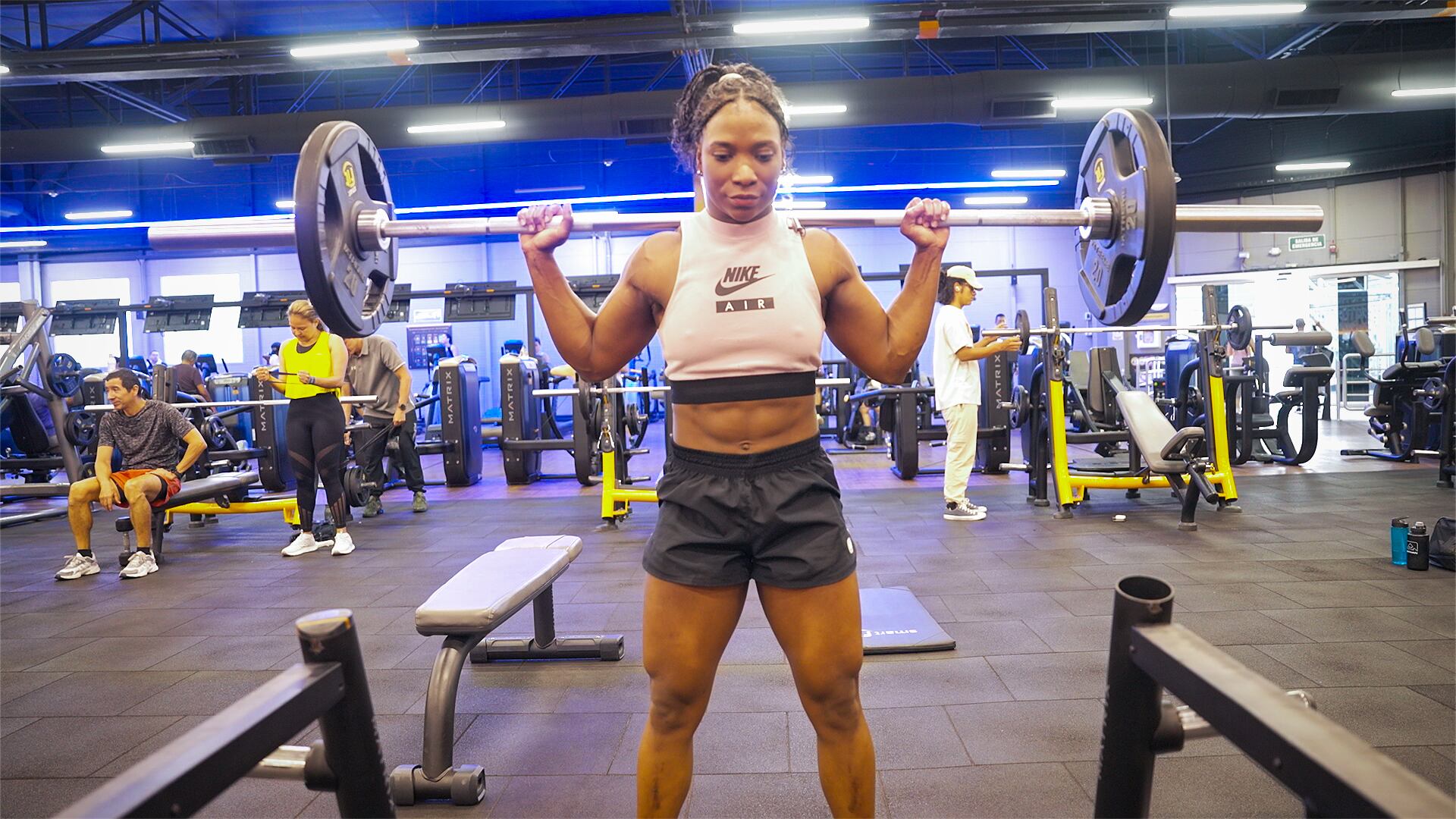 Yenny Álvarez, pesista olímpica.