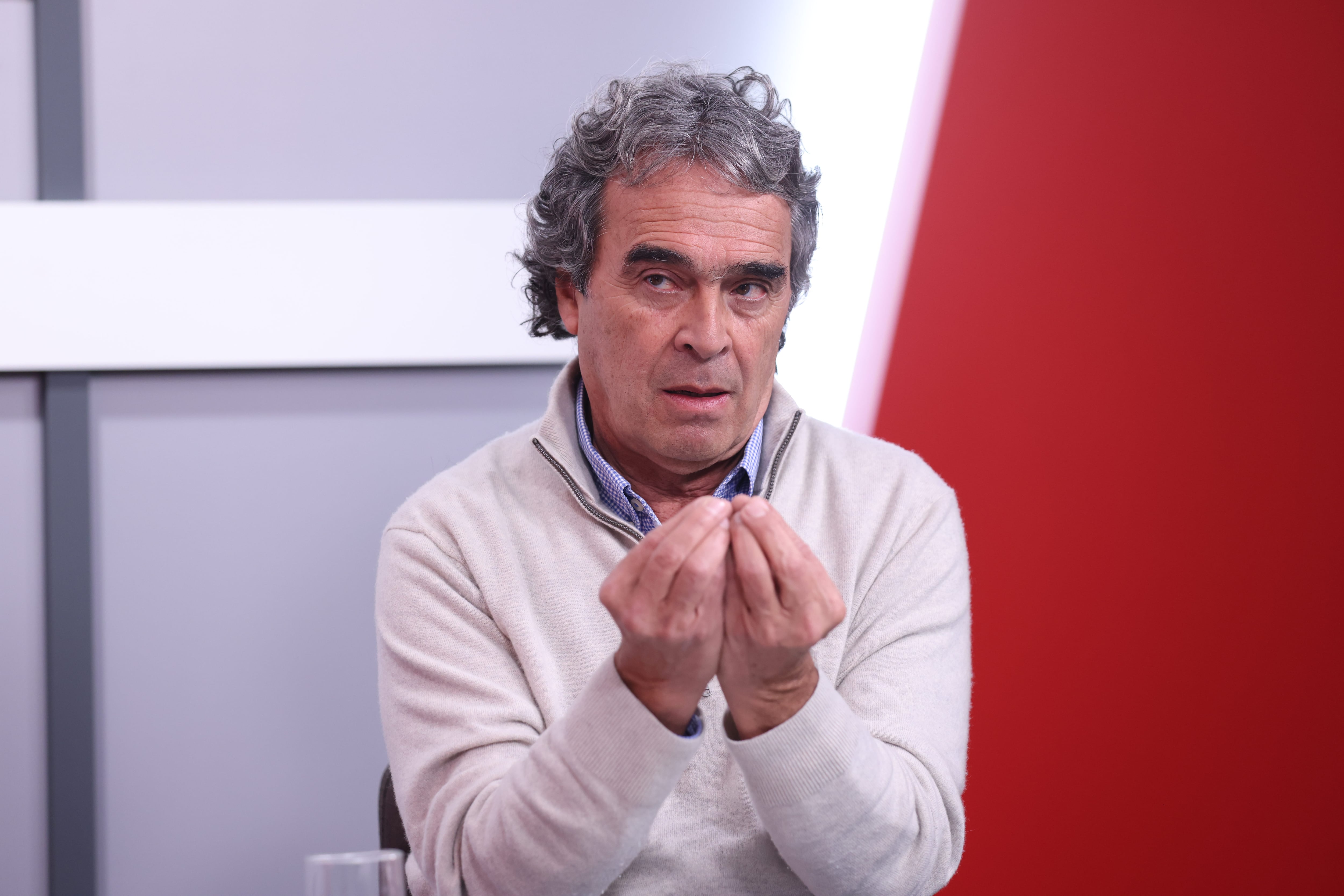 Vicky Davila entrevistará en vivo a Sergio Fajardo
Domingo 3 mayo 2026
