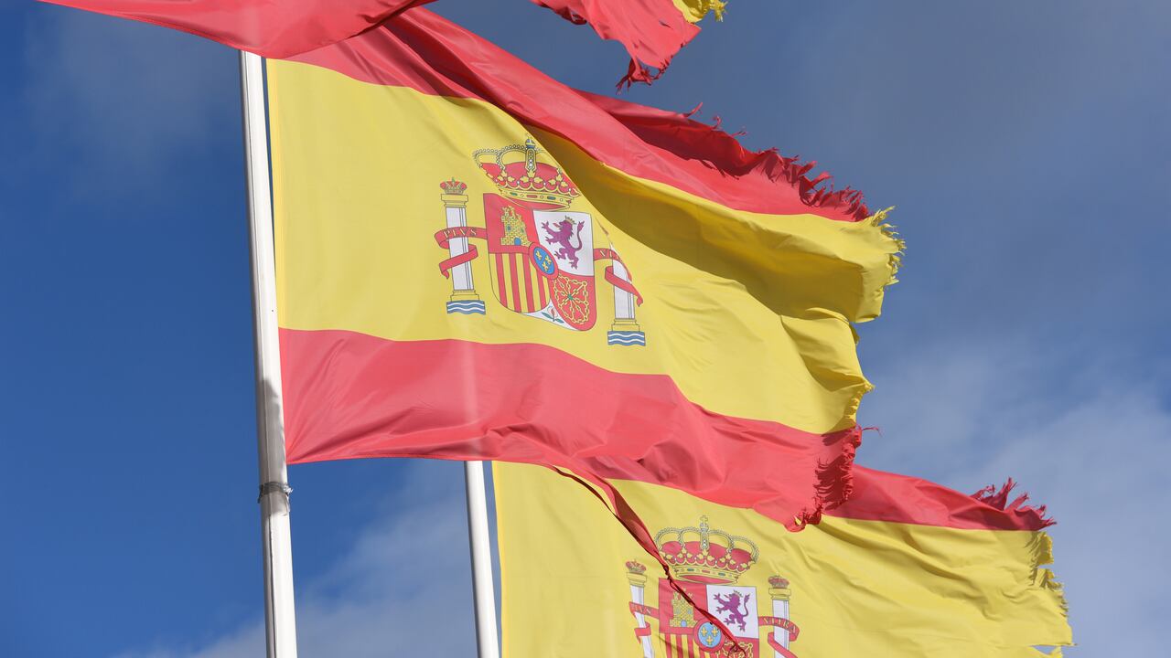 Los apellidos relatan la descendencia de una persona.