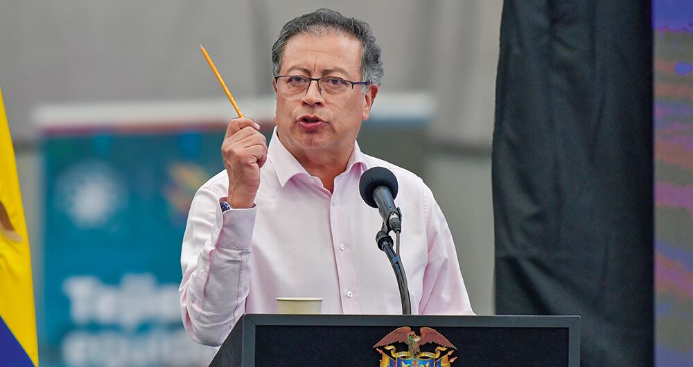 El presidente Petro no asistió al acto de posesión de Maduro.