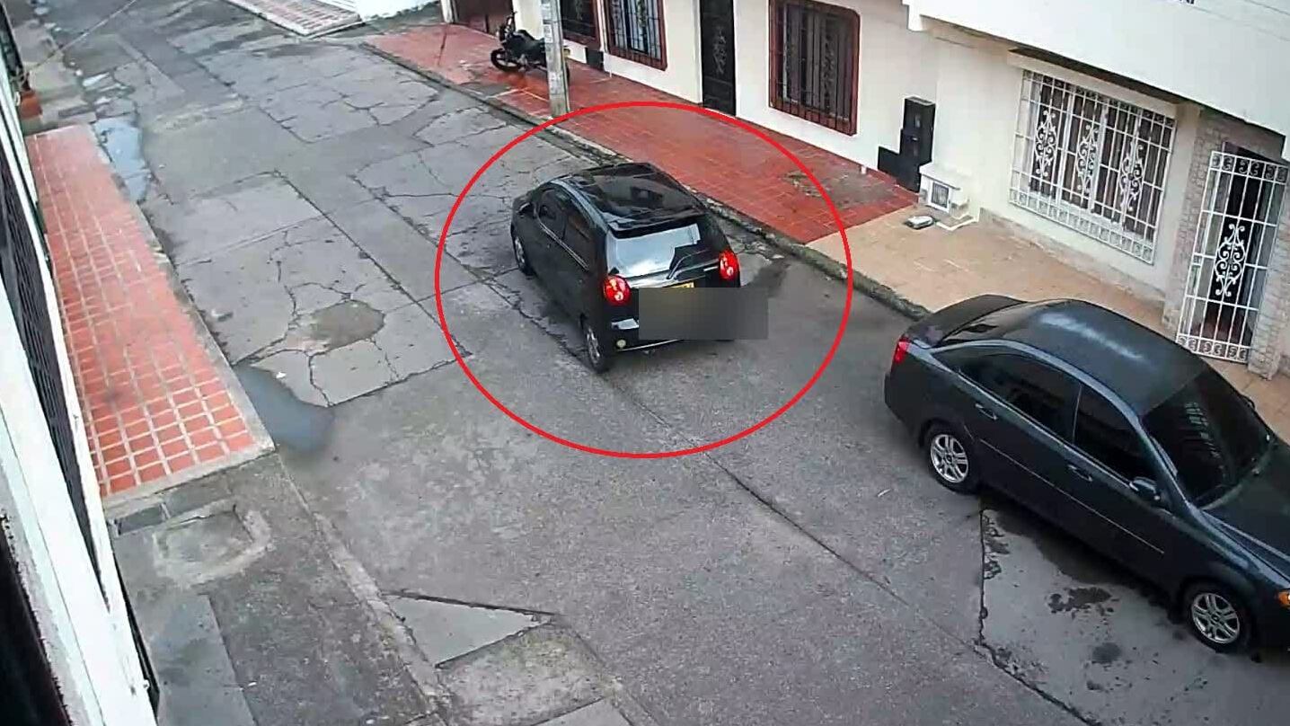 Así opera el depravado sexual que acecha a niñas en Cali para mostrarle sus genitales; fue grabado en Salomia.