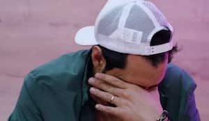 El participante de La descarga rompió en llanto al recordar crisis que atraviesa en su vida emocional.