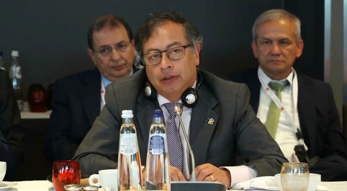 Presidente Gustavo Petro se destapó y realizó un agudo ‘jalón de orejas’ a la izquierda: “Imita a la derecha en su relato”
