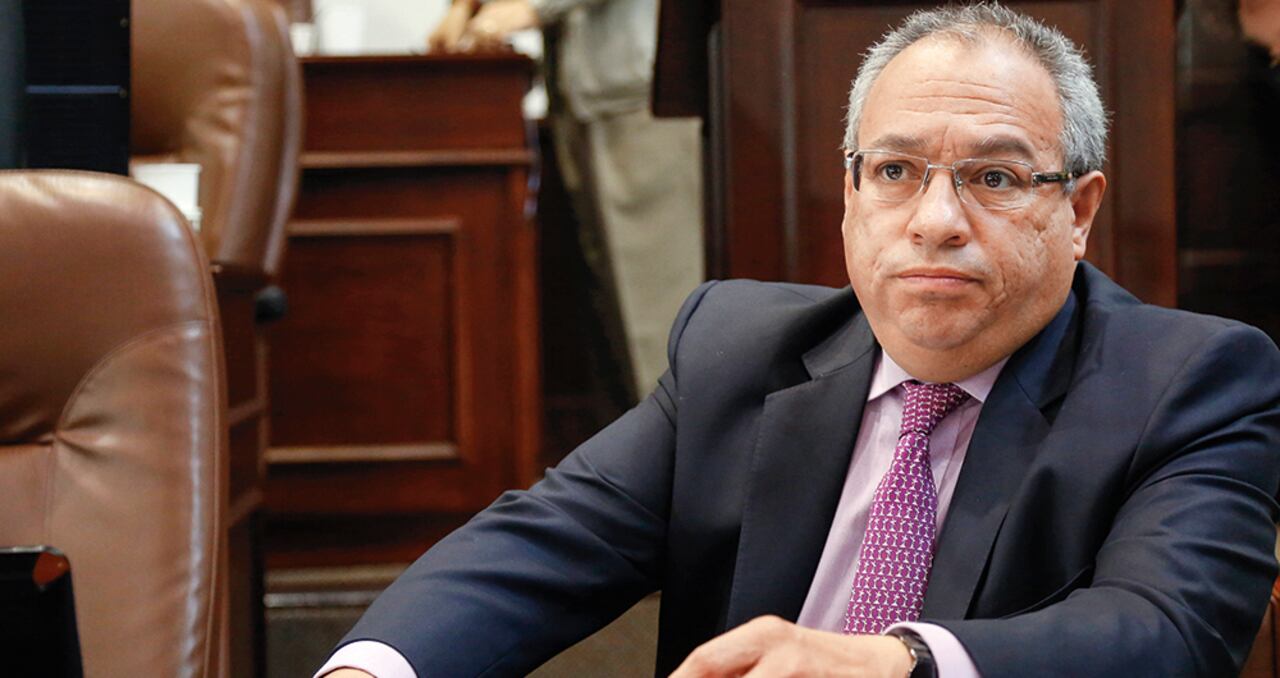 Diego Bravo, gerente de la Empresa de Acueducto de Bogotá durante la alcaldía de Gustavo Petro, fue el encargado de ejecutar el descalabro que significó la implementación de cambio en el modelo de basuras.