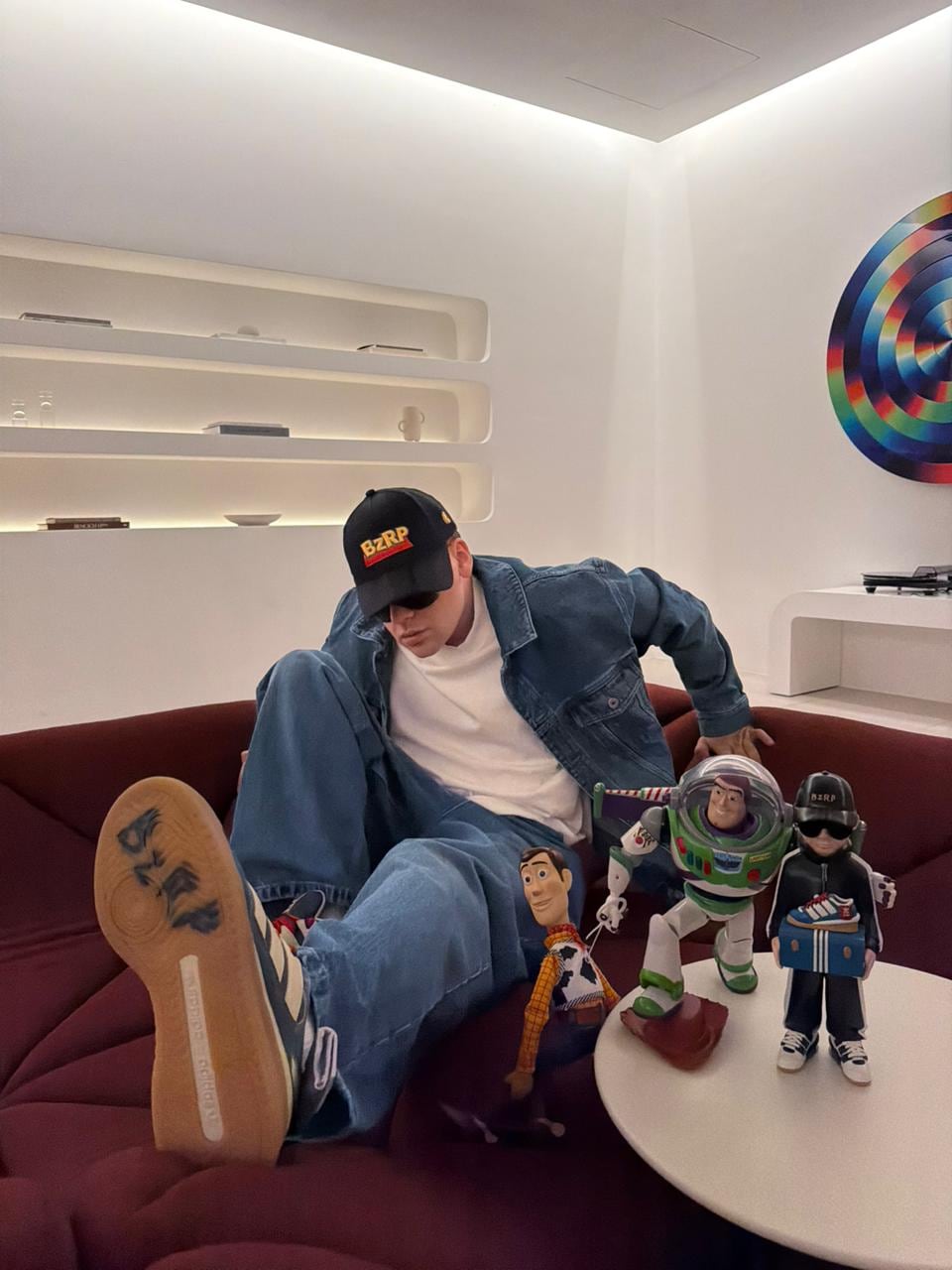 Disney confirmó que Bizarrap se suma al elenco de voces de doblaje en español de Toy Story 5.